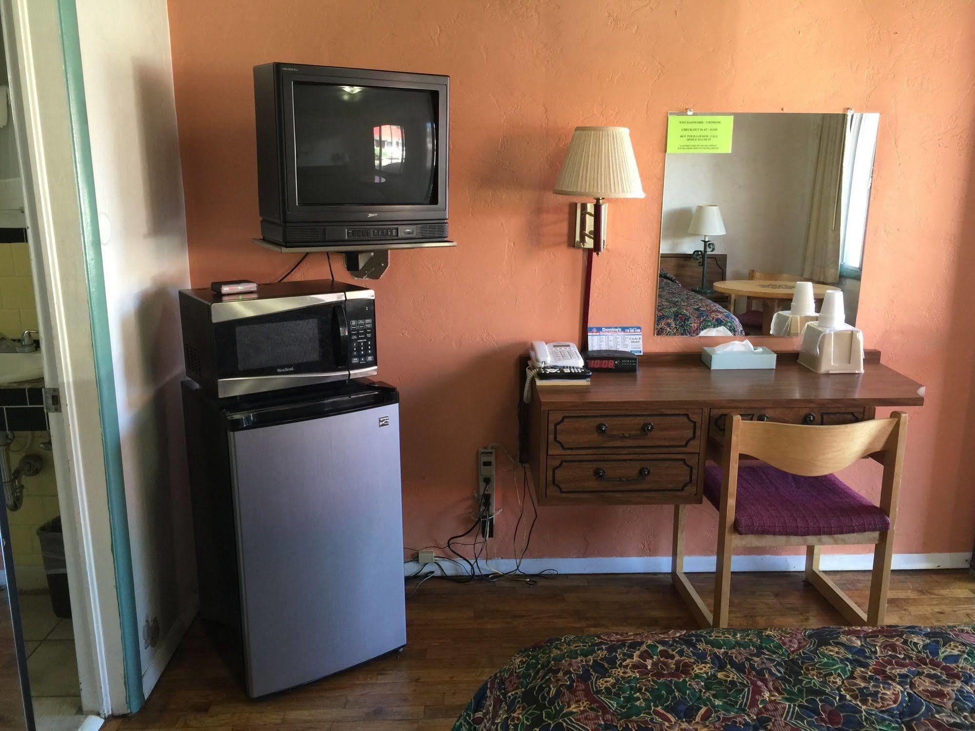 סאלידה Circle R Motel מראה חיצוני תמונה