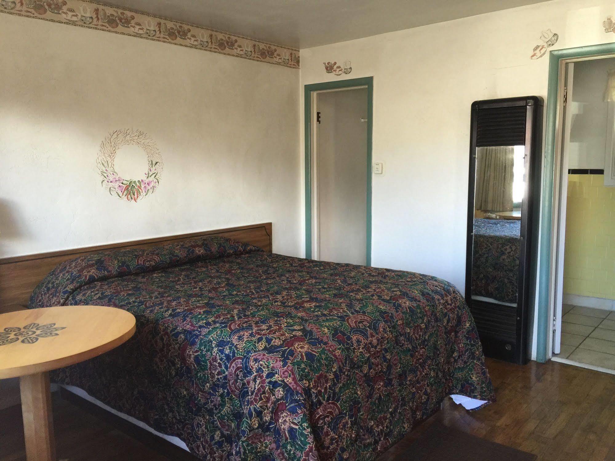 סאלידה Circle R Motel מראה חיצוני תמונה