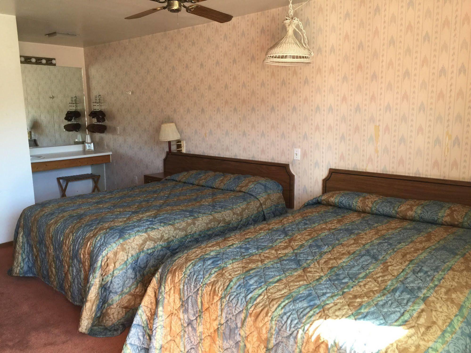 סאלידה Circle R Motel מראה חיצוני תמונה