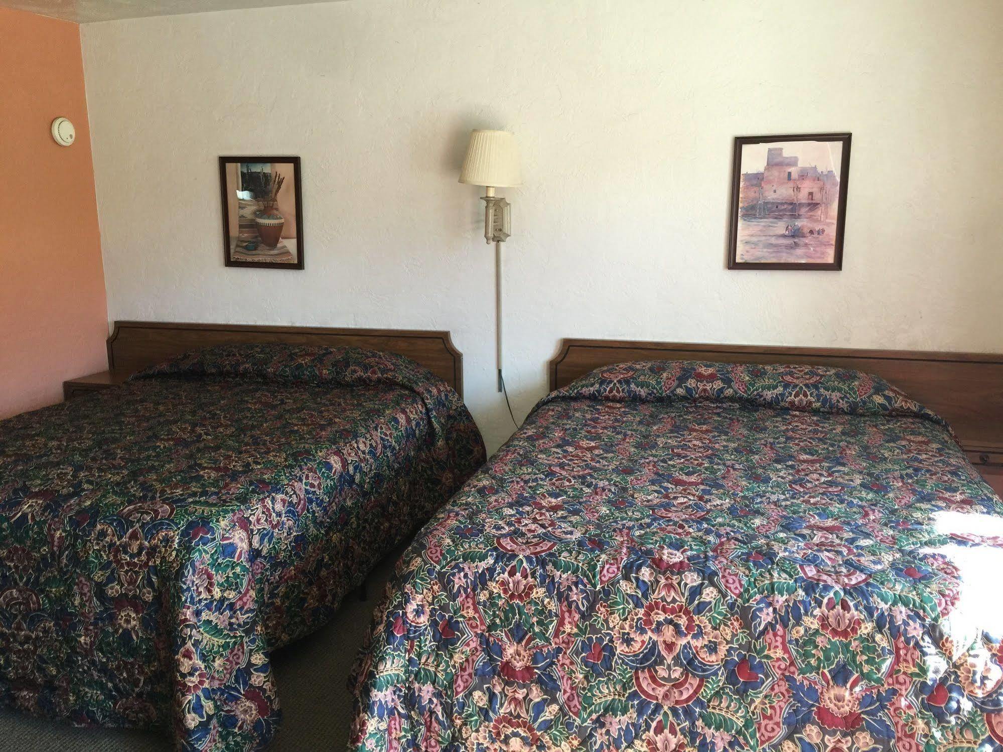 סאלידה Circle R Motel מראה חיצוני תמונה